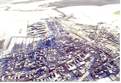 zu den Bildern der Fete99 (Luftbild Effelder/Eichsfeld im Winter)